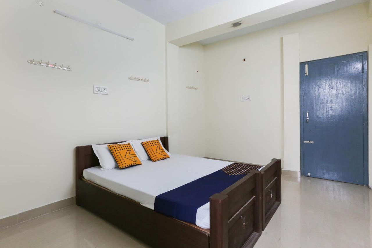 Spot On 63050 Kag Rooms Gūduvāncheri Екстериор снимка