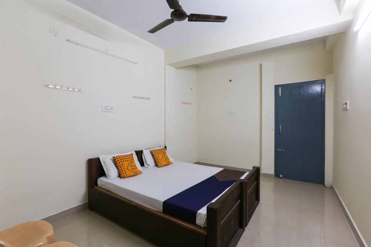 Spot On 63050 Kag Rooms Gūduvāncheri Екстериор снимка