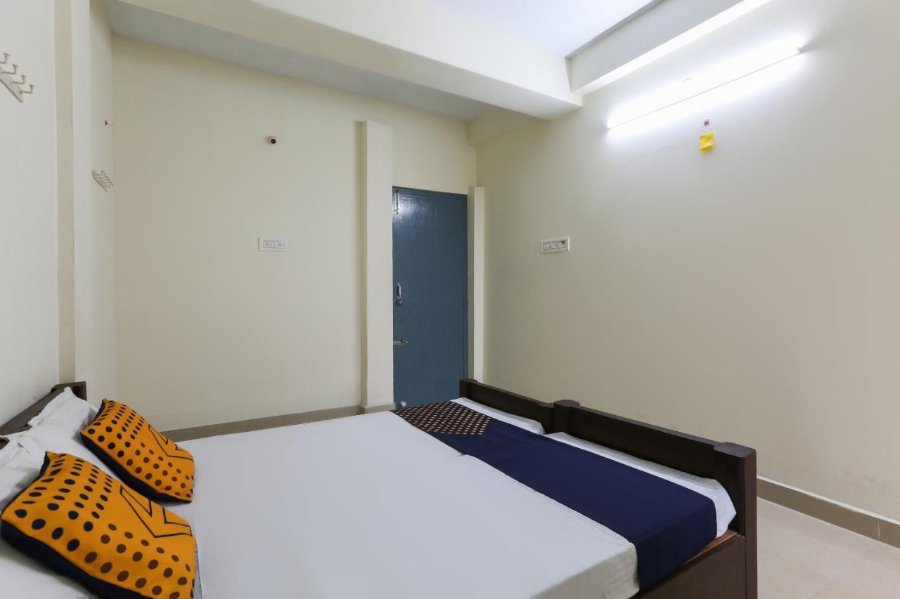 Spot On 63050 Kag Rooms Gūduvāncheri Екстериор снимка