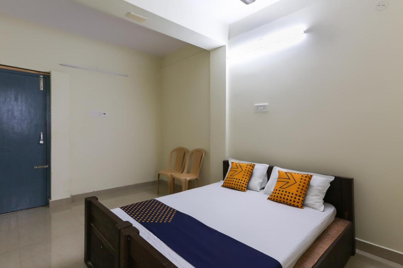 Spot On 63050 Kag Rooms Gūduvāncheri Екстериор снимка
