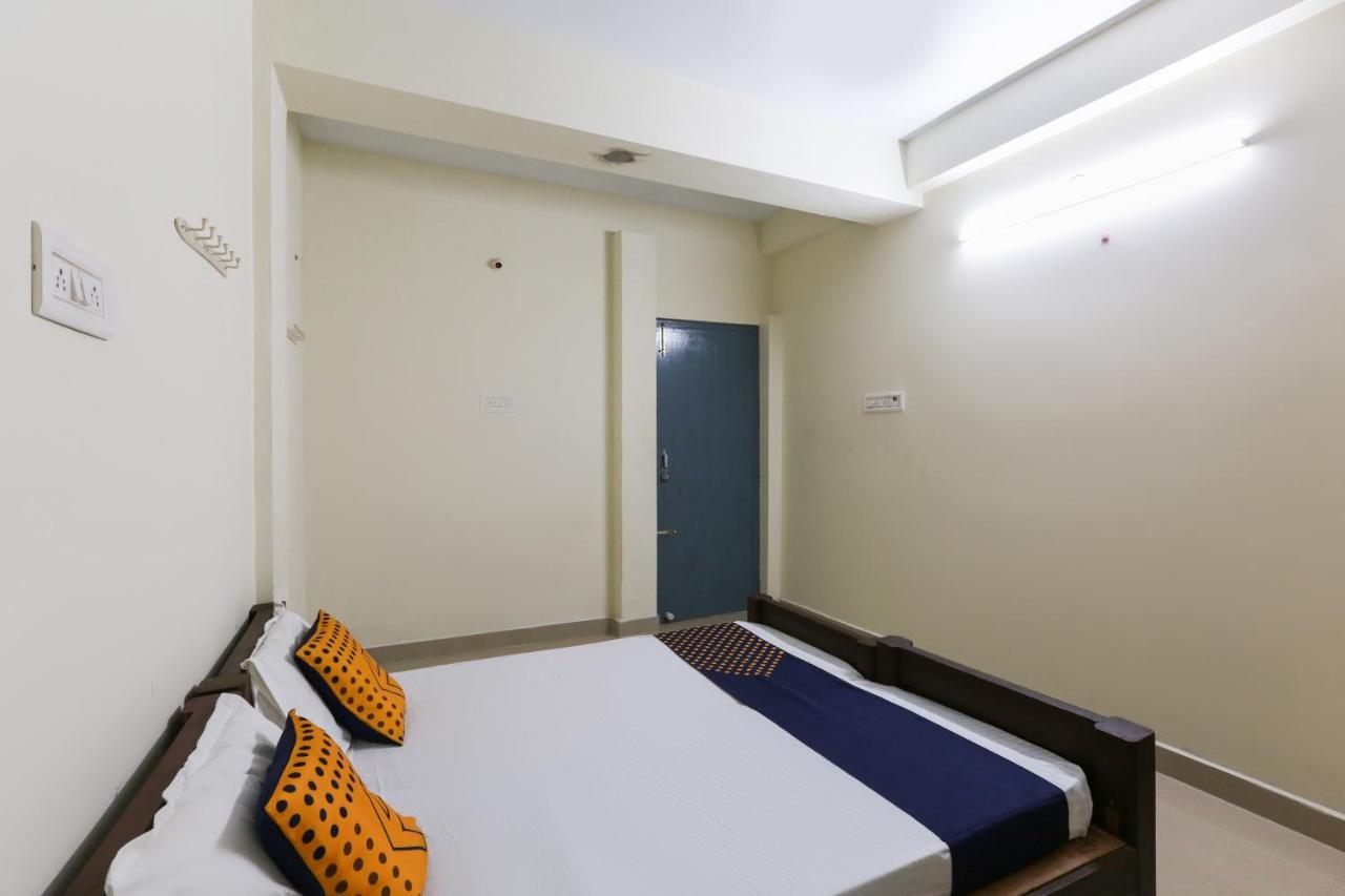 Spot On 63050 Kag Rooms Gūduvāncheri Екстериор снимка